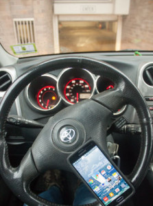 smart-phone-on-steering-whee